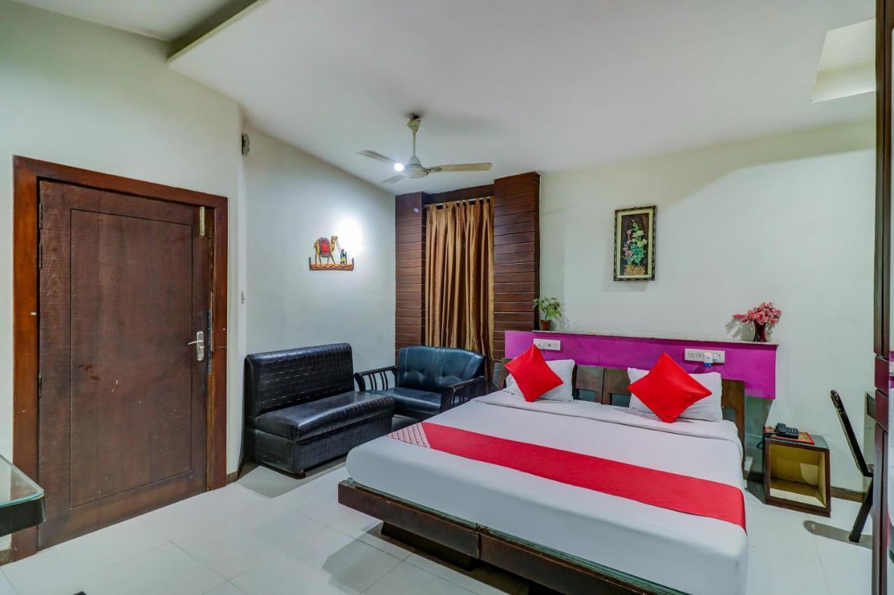 Oyo 61861 Hotel Dream Palace Durg Экстерьер фото