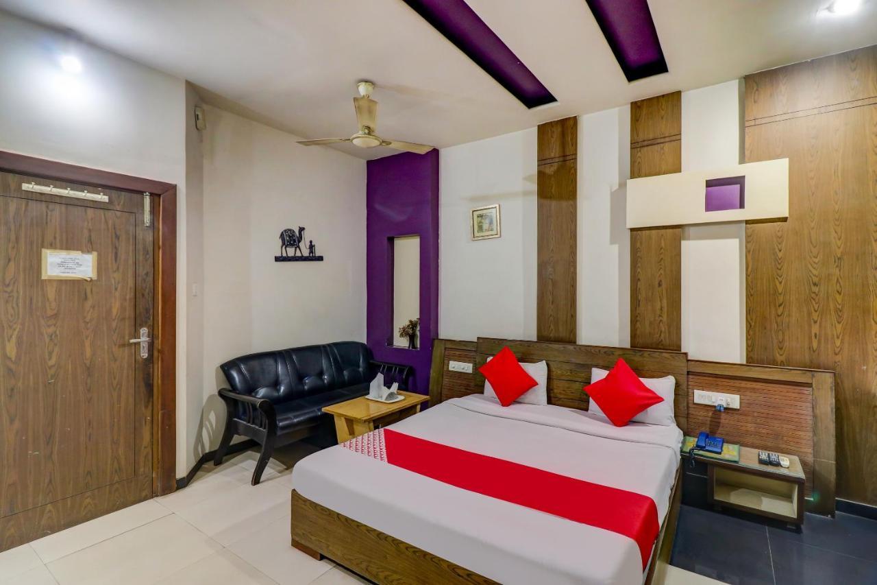 Oyo 61861 Hotel Dream Palace Durg Экстерьер фото